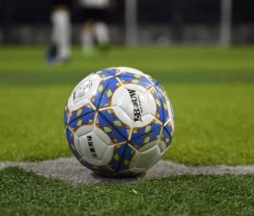  五人制足球风靡都市，民间赛事蓬勃兴起  