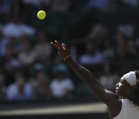  发球测速仪刷新纪录，萨弗林卡轰出二百一十公里极速  