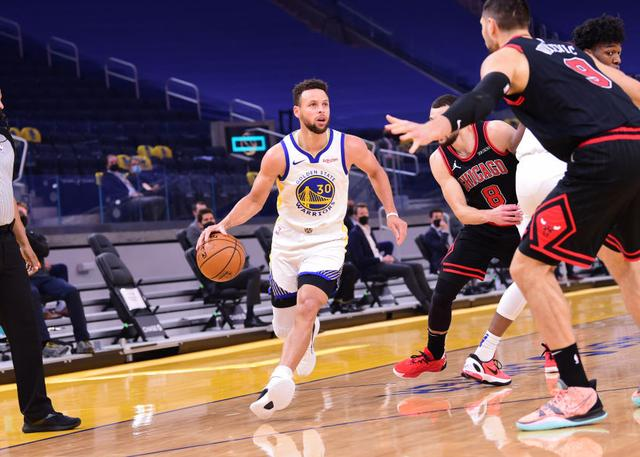  教练临场变阵奇效，替补席成制胜奇兵