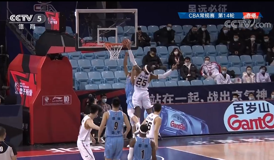  大学生篮球联赛黑马强势崛起