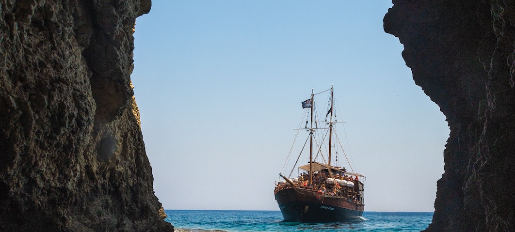  职业联赛薪资帽落地，俱乐部运营迎变革  