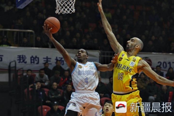  新秀控卫首秀惊艳，关键抢断锁定胜局