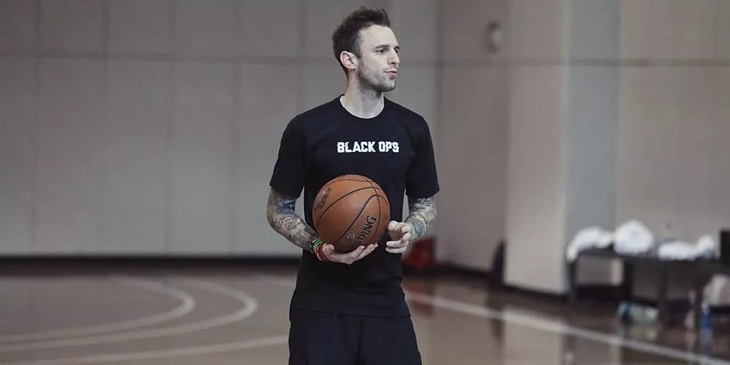  篮球巨星伤愈归来，强势回归引爆全场