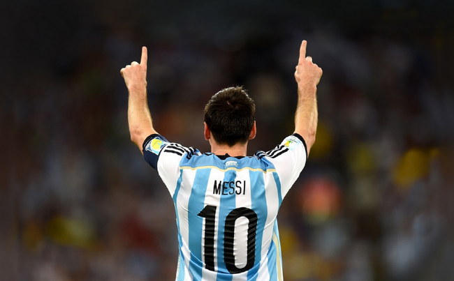  梅西领衔阿根廷勇夺世界杯冠军