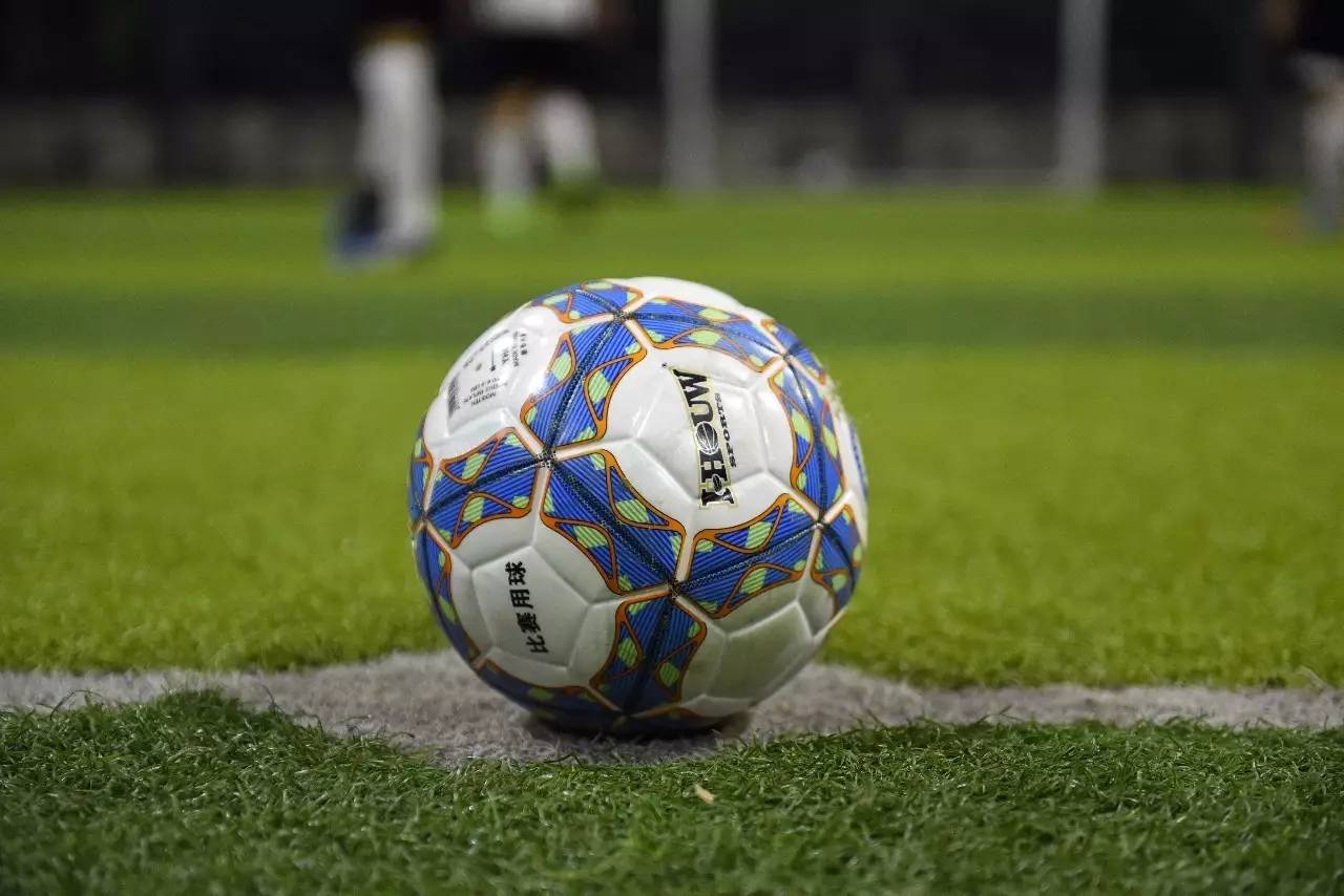  五人制足球风靡都市，民间赛事蓬勃兴起  